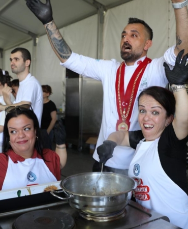 Bursa-Gastronomi-Festivalinde-kardes-sehirlerin-lezzet-soleni-featured