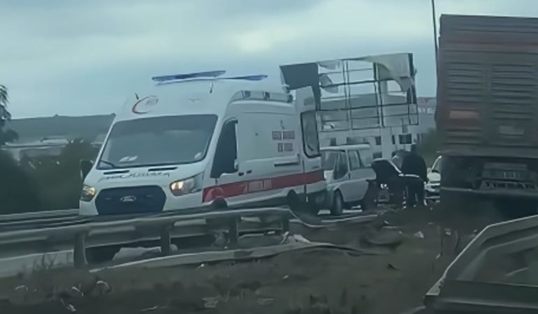 Bursa-Karacabey-yolunda-kamyon-karsi-seride-gecti-featured