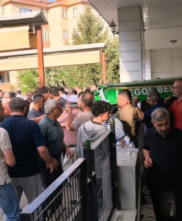 Bursa8217da-tir-kazasinda-hayatini-kaybeden-iki-genc-icin-cenaze-torenleri-yapildi-featured