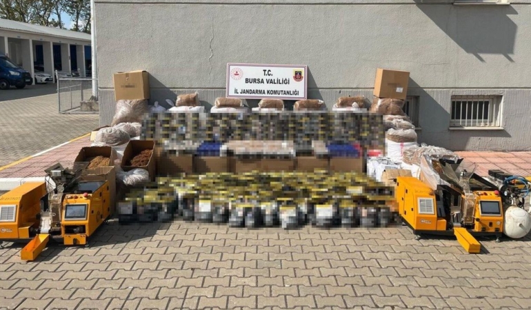 Bursada-Kacakcilik-Baskiniyla-32-Milyon-Liralik-Tutun-ve-Sigara-Ele-Gecirildi-featured