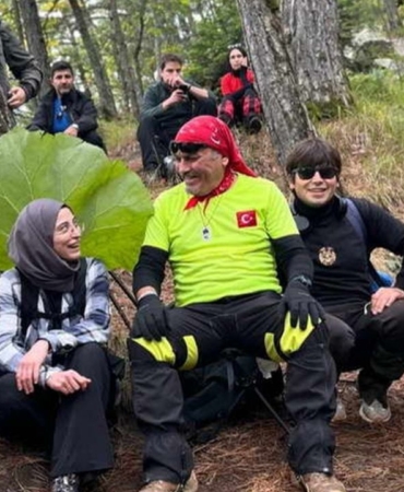 Bursali-Zeynep-Kocaslan-Agri-Dagi-Zirvesine-Ulasti-featured