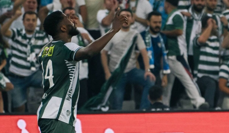 Bursaspor-Istanbulsporu-4-0-yenerek-5.-hafta-galibiyeti-elde-etti-featured
