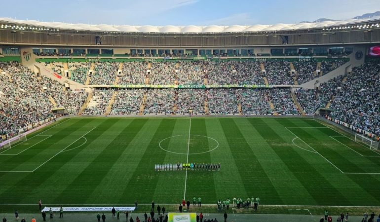Bursaspor-Stadyum-elestirilerine-paydassiniz-mesaji-featured