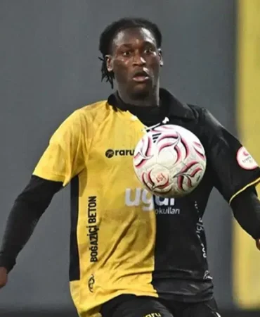 Elvin-Mendy-tedavisinin-ardindan-Istanbula-dondu-featured