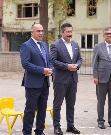 Ercan-Ozel-ogrencisi-oldugu-okulu-baskan-olarak-ziyaret-etti-featured