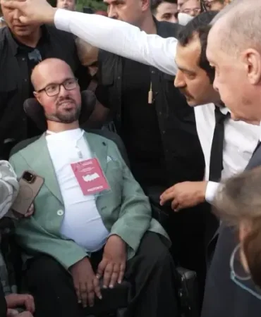 Erdoganin-otobusu-durdurdugu-Emre-Vural-o-ani-anlatti-featured