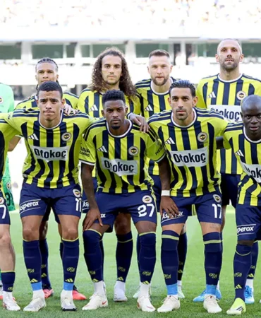 Fenerbahce-Eyupspor-karsisinda-lig-tarihine-gecti-featured