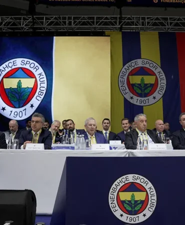 Fenerbahce-kongresinde-gundem-maddeleri-kabul-edildi-featured