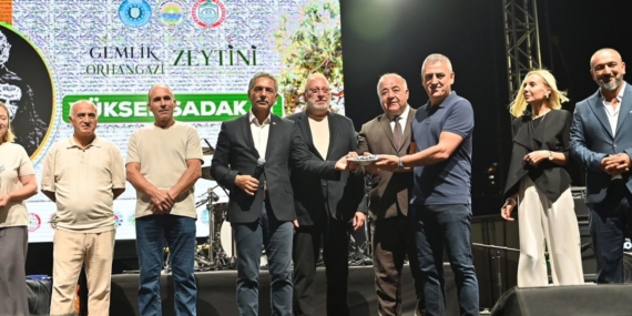 Gemlik-zeytini-acik-artirmada-77-bin-liraya-satildi-featured