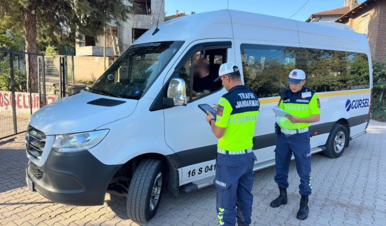 Gemlikte-okul-cevreleri-ve-servisler-denetlendi-featured