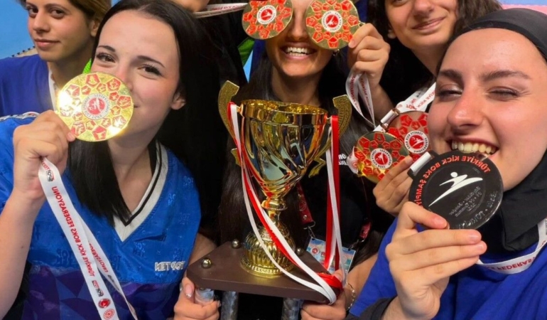 Gizem-Yildiz-Dunya-Kick-Boks-Sampiyonasi8217nda-Milli-Takimin-Basinda-featured