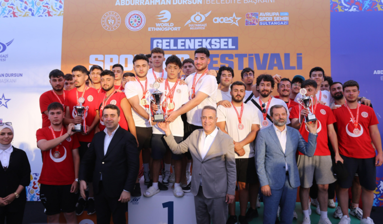Gursu-1956-Belediyespor-Istanbulda-halat-cekmede-zirveye-ulasti-featured