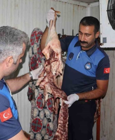 Haliliyede-315-kilo-sagliksiz-ete-el-konuldu-featured