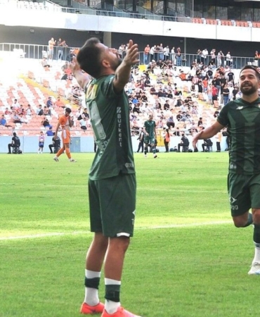 Ilhan-Depe-Bursaspor8217dan-ayrildi-Sakaryaspor8217a-imza-atti-featured