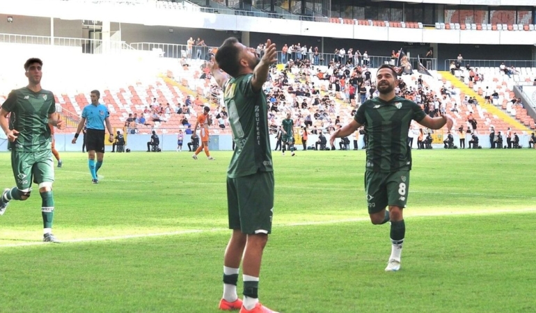 Ilhan-Depe-Bursaspor8217dan-ayrildi-Sakaryaspor8217a-imza-atti-featured