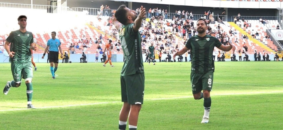 Ilhan-Depe-Bursaspor8217dan-ayrildi-Sakaryaspor8217a-imza-atti-featured