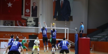 Inegol-Belediyespor-Bursa-Voleybolu-3-0-yendi-featured