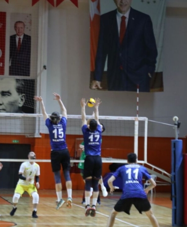 Inegol-Belediyespor-Bursa-Voleybolu-3-0-yendi-featured