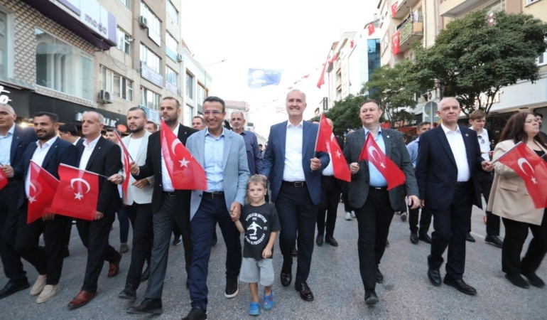 Inegolde-104.-yil-kutlamasi-buyuk-kortejle-sokaklarda-featured