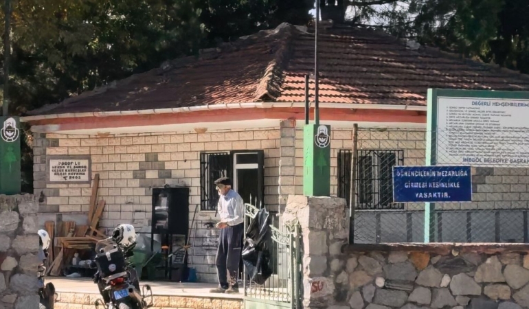 Inegolde-mezarlikta-baslayan-tartisma-baltali-kavgaya-donustu-featured