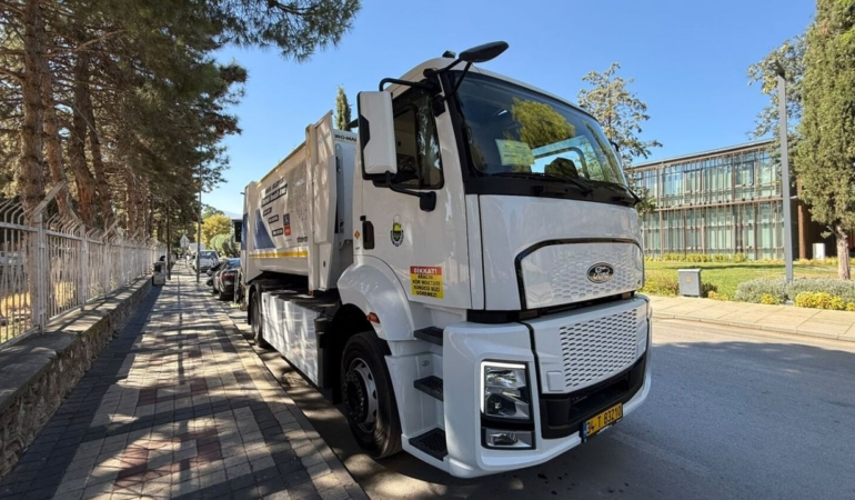 Inegolde-yuzde-100-elektrikli-cop-araci-test-edildi-featured
