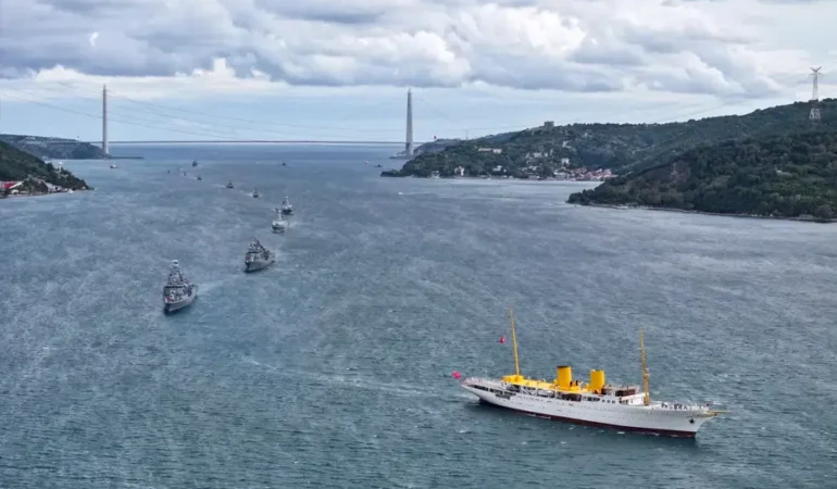 Istanbul-Bogazinda-Preveze-icin-15-gemilik-toren-featured