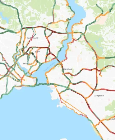 Istanbulda-yagis-is-cikisi-trafigini-yuzde-80e-tasidi-featured