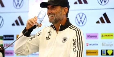 Klopp-Almanya-kampinda-telefon-ve-kuafor-kisitlamasi-getirdi-featured