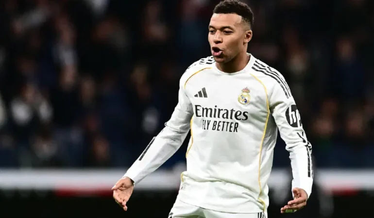 Kylian-Mbappe-Nike-ile-20-yillik-ortakligini-bitirdi-featured