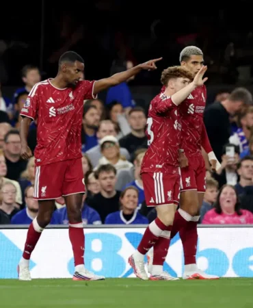 Liverpool-Ipswich8217i-2-0-yenerek-ligde-ilk-galibiyetini-aldi-featured
