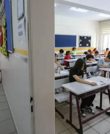 MEB-ogretmenlerin-ikinci-mazeret-atamasini-duyurdu-featured