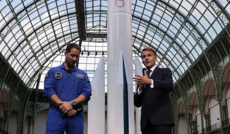 Macron-Avrupa-icin-10-yillik-uzay-bagimsizligi-hedefi-featured