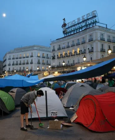 Madridde-100-cadirli-konut-protestosu-buyuyor-featured