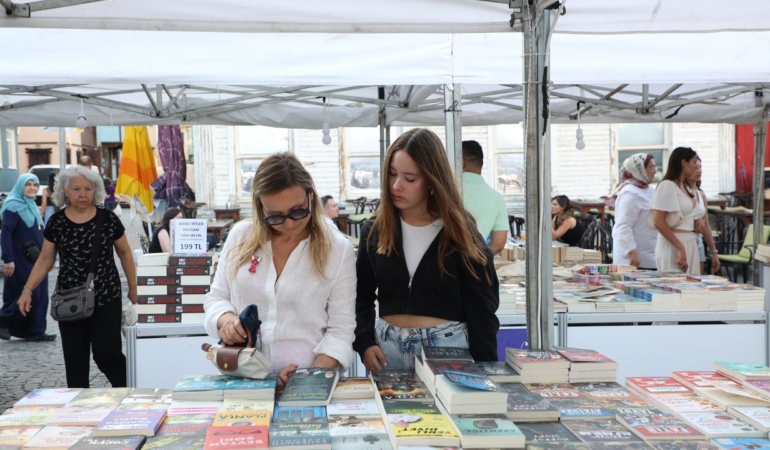 Mudanyada-8.-Kitap-Fuari-basliyor-bes-gun-fikirler-konusulacak-featured
