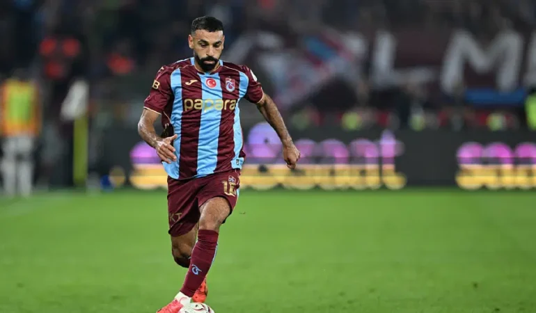 Muhammed-Salah-Ingilterede-6-ay-trafikten-men-edildi-featured