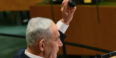 Netanyahu-BM-kursusunde-cagri-cihazini-gosterdi-featured