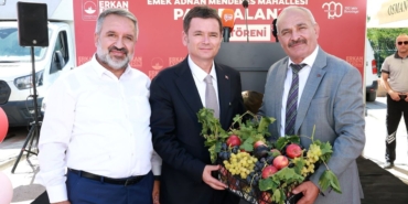 Osmangazi8217de-Emek-Adnan-Menderes-Pazari-acildi-featured