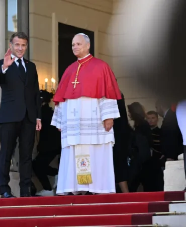 Papa-14.-Leo-Fransada-yapay-zeka-icin-etik-cagri-yapti-featured