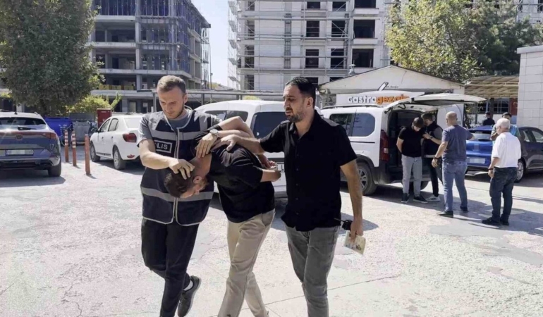 Polis-kiliginda-giren-iki-dolandirici-yasli-kadini-target-aldi-featured