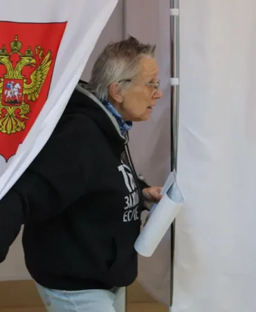Putinin-partisi-Rusya-secimlerinde-ilk-sonuclarda-onde-featured