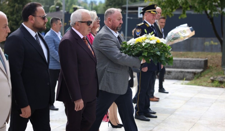 Sadi-Ozdemir-Zavidovicinin-Sehir-Gunune-katildi-featured