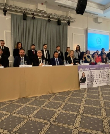 Sibel-Ozbudak-Bursa-Barosu-yonetimi-icin-ekibini-tanitti-featured