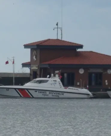 Silivri-aciklarinda-kayip-9-murettebat-icin-arama-suruyor-featured