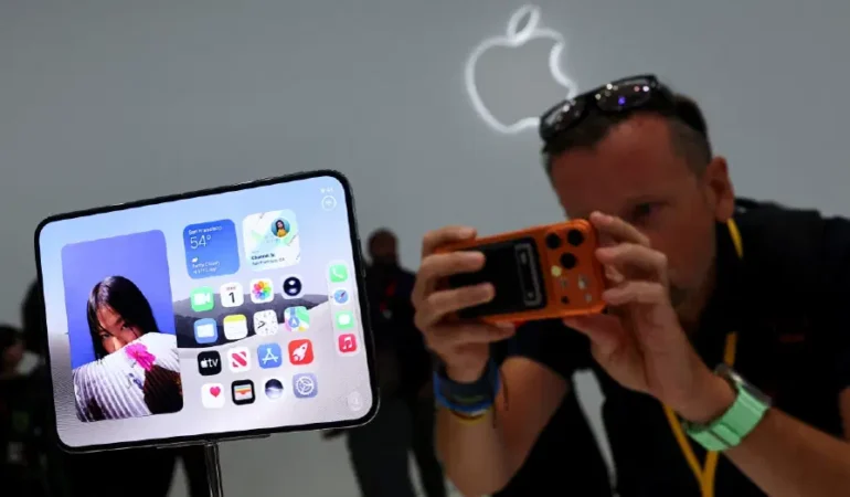 Solak-kullanicilar-tepki-gosterdi-iPhone-Duo8217nun-kontrolleri-sagda-featured