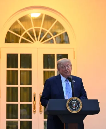 Trump-CNN-MS-NOW-ve-Politicoyu-Beyaz-Saraydan-men-etti-featured