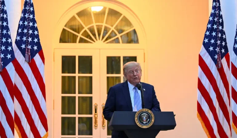 Trump-CNN-MS-NOW-ve-Politicoyu-Beyaz-Saraydan-men-etti-featured