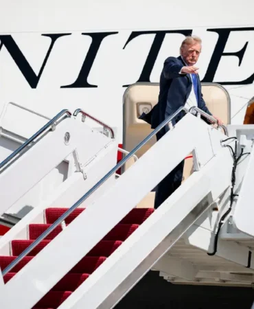 Trump-CNN-muhabirlerini-Air-Force-Onedan-cikardi-featured