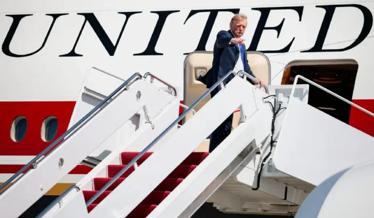Trump-CNN-muhabirlerini-Air-Force-Onedan-cikardi-featured