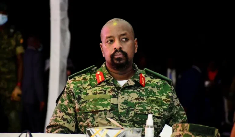Uganda-Genelkurmay-Baskani-Turk-vatandaslarini-derhal-terk-edin-cagrisi-featured