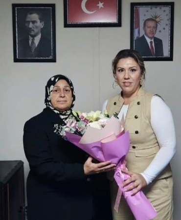 Yasemin-Vatansever-muhtarligi-birakip-yurt-disina-tasindi-featured